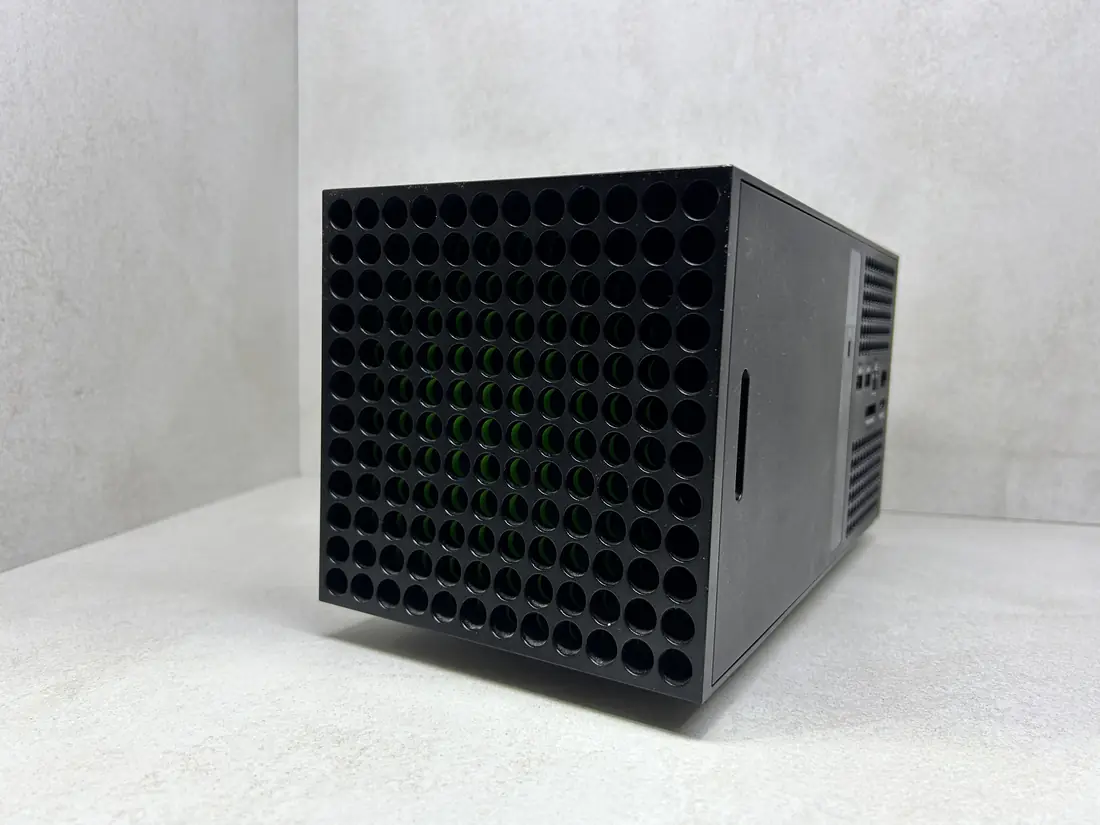XBOX Series X > 1TB / Fortnite + Roblox …