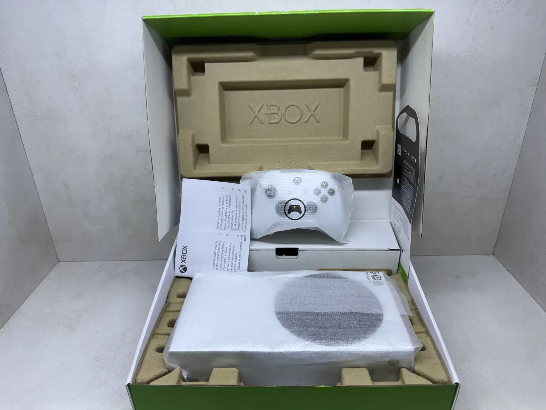 XBOX Series S > 512gb / Fortnite + Roblox … / + Kutija